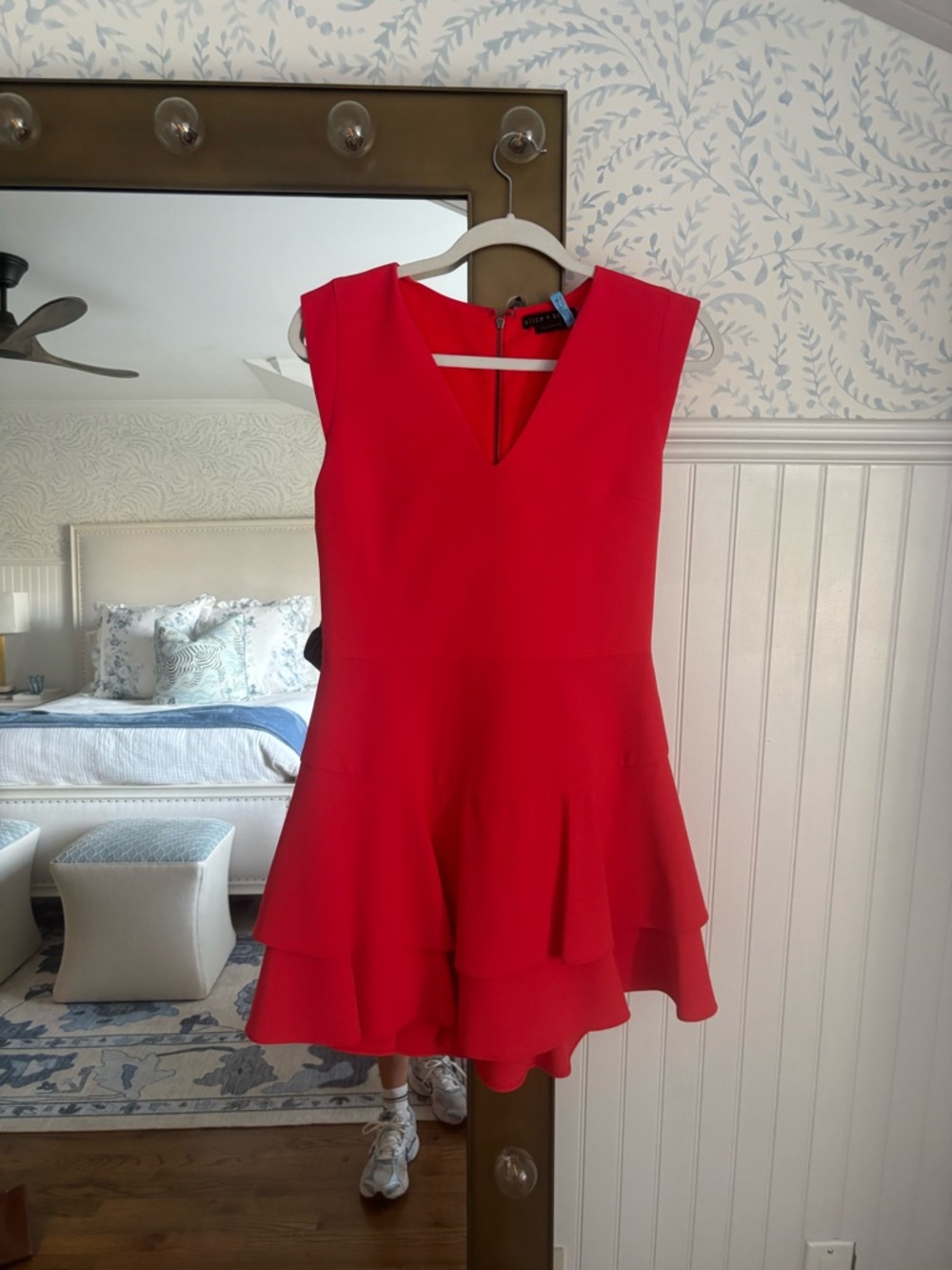 Alice and Olivia mini dress 
Size 8 
Just dry cleaned